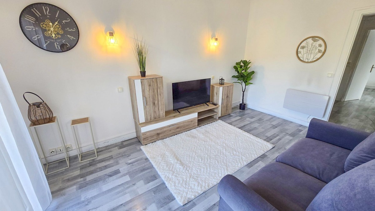 Chateau-Arnoux-Saint-Auban Apartment | Le Cosy du Lac | Lake View – Central Quiet – Parking – Wifi – Bright Apartment 4 Guests