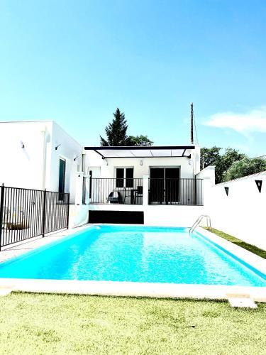Entraigues-sur-la-Sorgue House | Le Cabanon Meublé de Tourisme trois étoiles