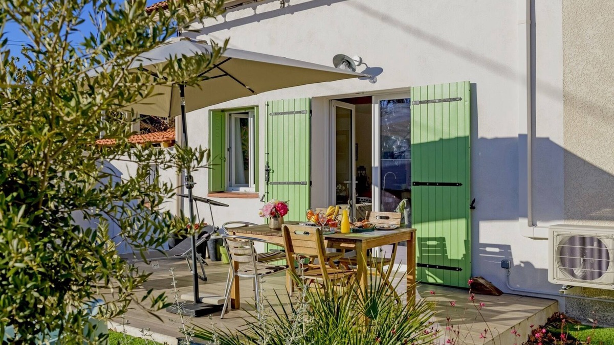 Salin-de-Giraud House | Le Cabanon de Virginie with garden and terrace