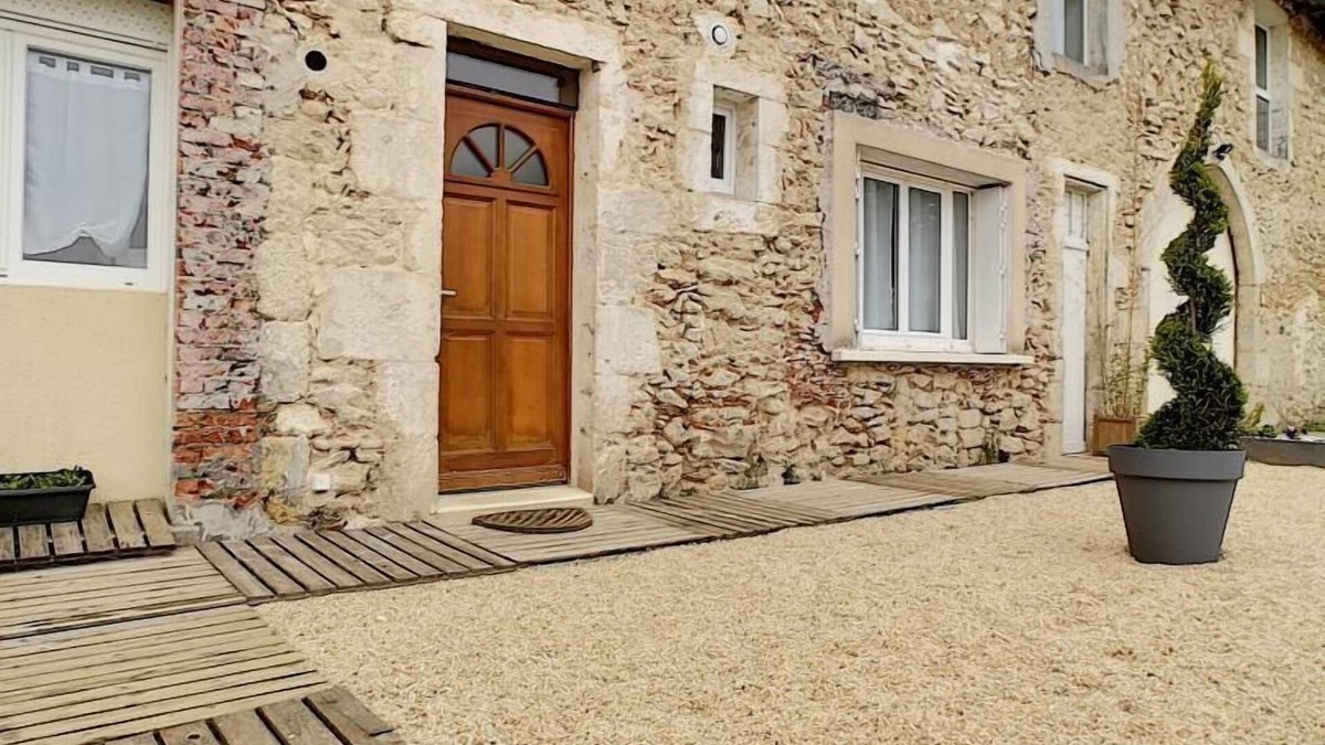 Cerons House | Le Cachot de Saint Cricq