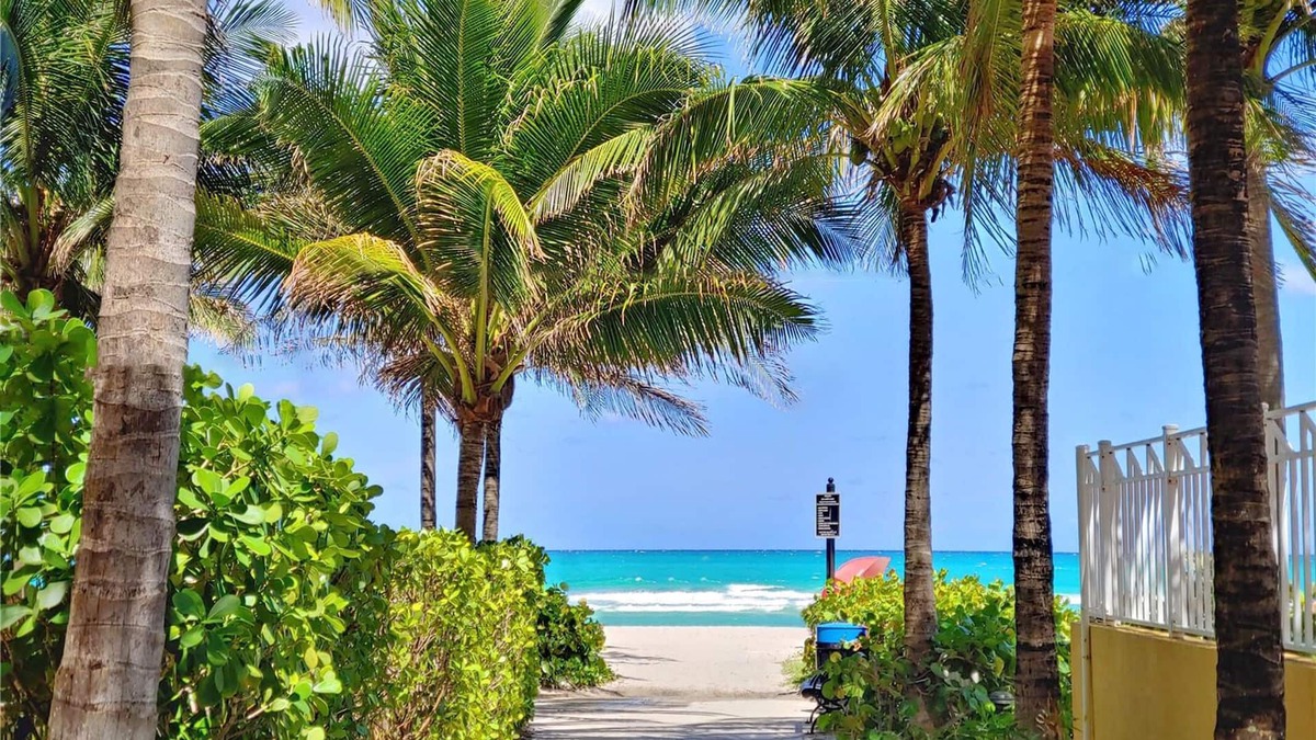 Sunny Isles Beach Condo | LE CARTIER 517