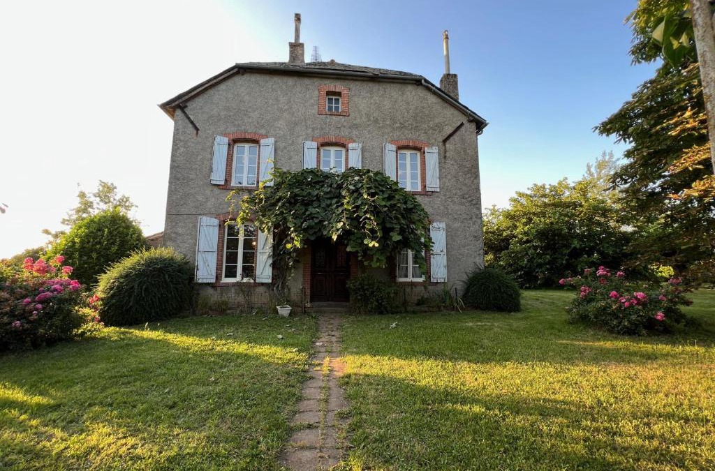 Saint-Julien-Gaulene House | Le CASTELOU d'IDA