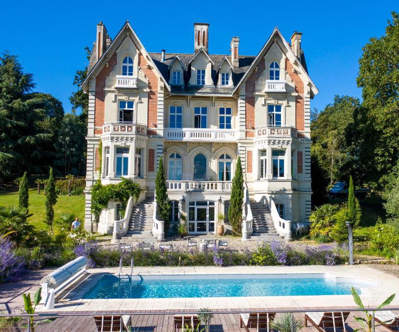 Les Hauts de Saint-Aubin Hotel | Le Château des Forges