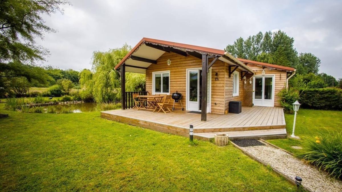 Cavron-Saint-Martin Ski Chalet | Le Chalet Cavronnais in a bucolic setting close to the sea Pets welcome