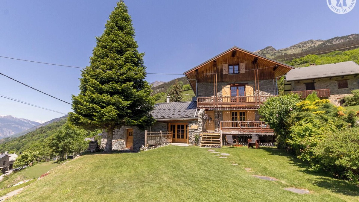 Saint-Andre House | LE Chalet DE Nini - St-andre