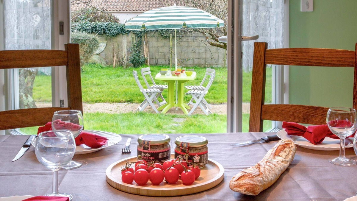 Les Moutiers-en-Retz House | Le Chant des Sables by Interhome