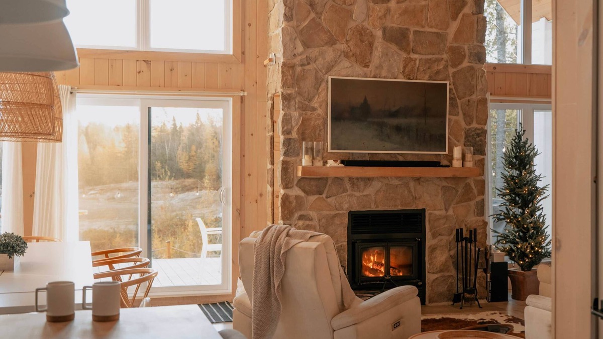 Chertsey Ski Chalet | Le Chardonnay – Spa, Ski Montcalm & Winter Forest