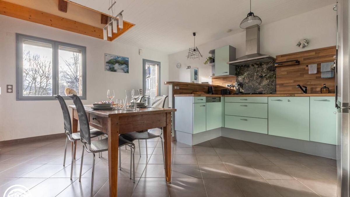 Aurieres House | Le chat l'heureux - AURIERES