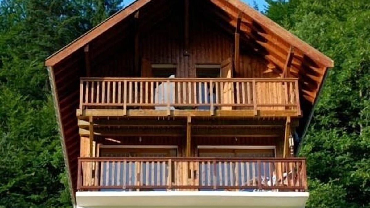 Le Chatelard Ski Chalet | Le Chatox, the best view from any chalet in the alps ! Ski, cycle, trek, chill.