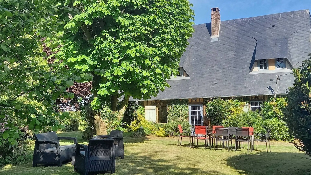 Angiens Cottage | Le clos de silleron: charm, tradition, large garden near from the beach.
