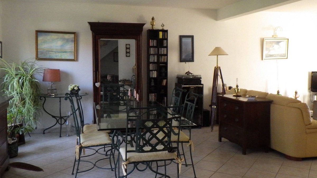 Fermanville House | Le Clos des Roses, holiday home.