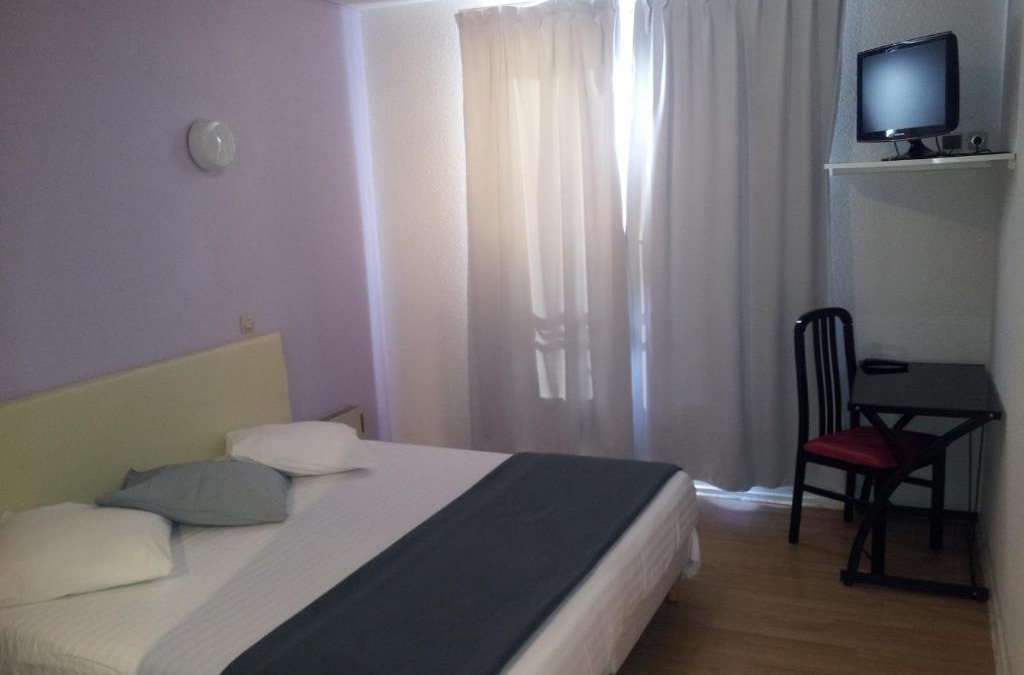 Bourg-de-Thizy Hotel | Le Clos Fleuri