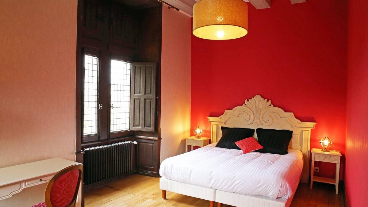 Amboise Apartment | Le Clos Renaissance: Spacious apartement Hôtel particulier 15th in the heart of Amboise