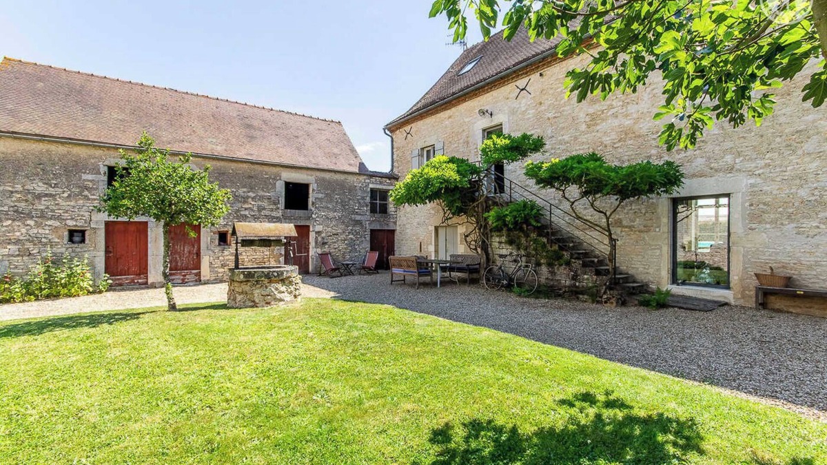 Chaudenay House | Le Clos Saint-Véran - CHAUDENAY