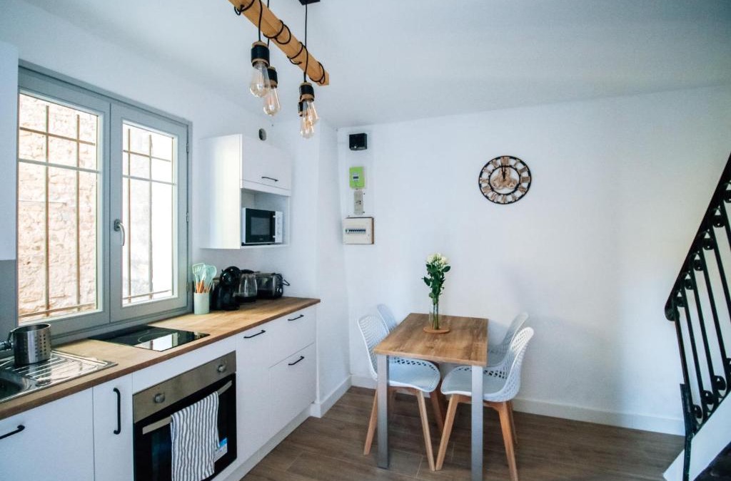 Saint-Michel-l'Observatoire House | Le constantinou