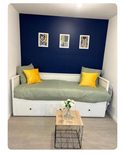 Montlucon Apartment | Le Cocon - Centre ville - Climatisé