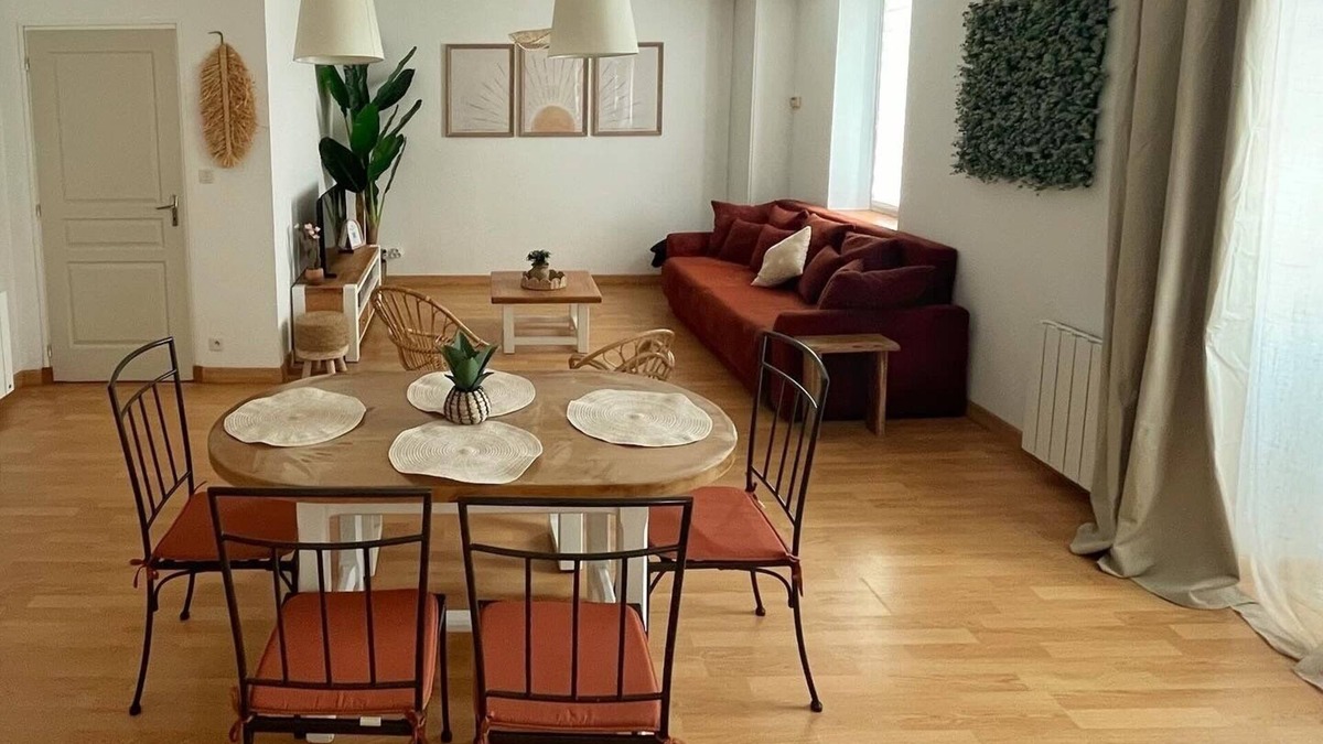 Dompierre-sur-Besbre Apartment | Le Cocon de Kenna - in the heart of the village