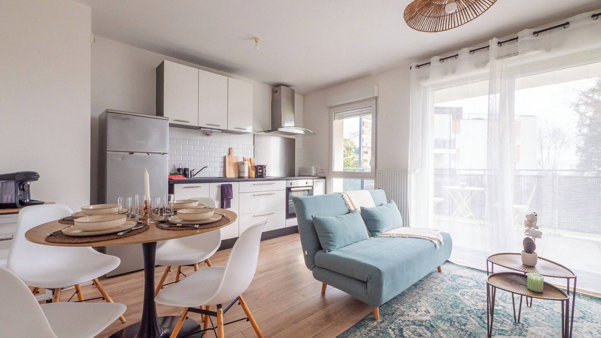 Porte Des Alpes - Mi Plaine - Manissieux Apartment | Le Cocon de Saint Priest - T2 Balcony & Terrace