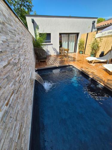 Carpentras Bed & Breakfast | Le Cocoon - Jacuzzi, Sauna et Piscine privée