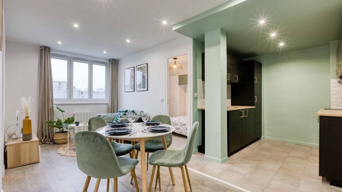 Bobigny Apartment | Le Colbert - Appt moderne pour 4 voyageurs
