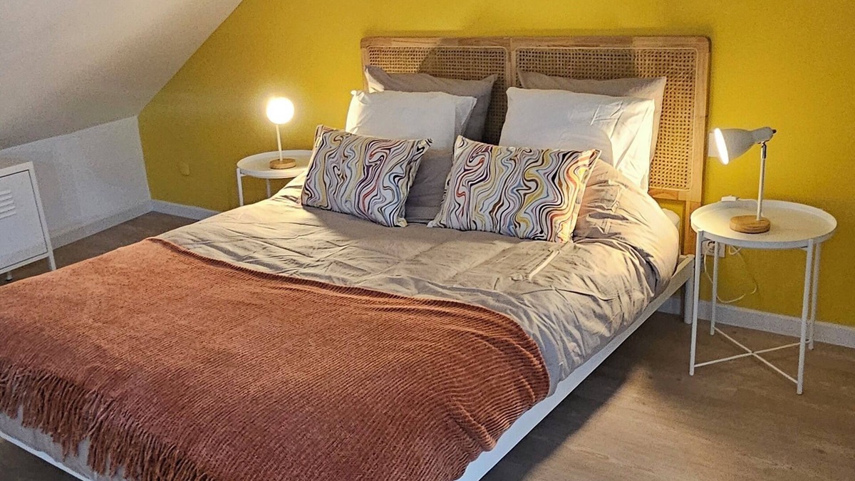 Lens Apartment | Le comble de Lens/Large, quiet, bright studio 10 minutes from the station and stadium