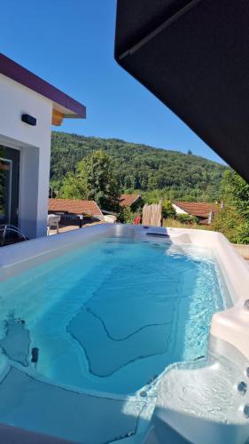 Laveline-du-Houx Ski Chalet | Le Domaine de la Répandise
