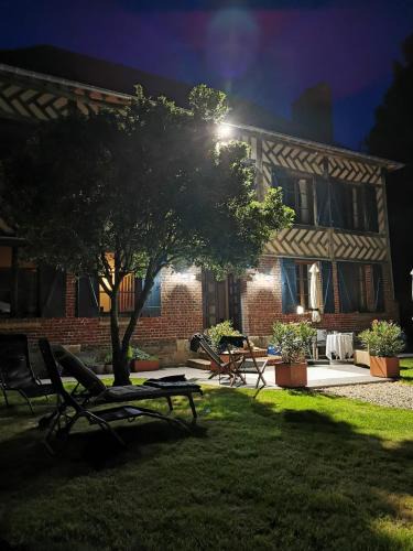 Beuzeville Bed & Breakfast | Le Domaine des Volets bleus