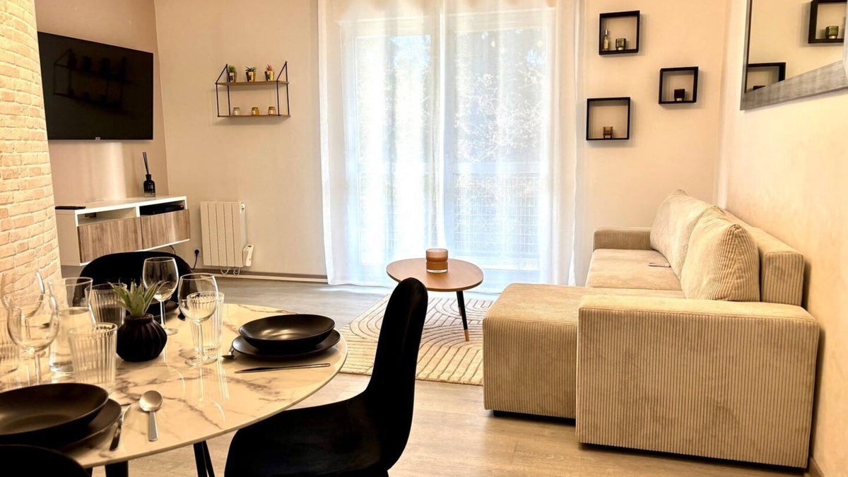 Jeanne d'Arc-Longs Champs-Beaulieu Apartment | Le Donzelot - Renovated apartment with terrace