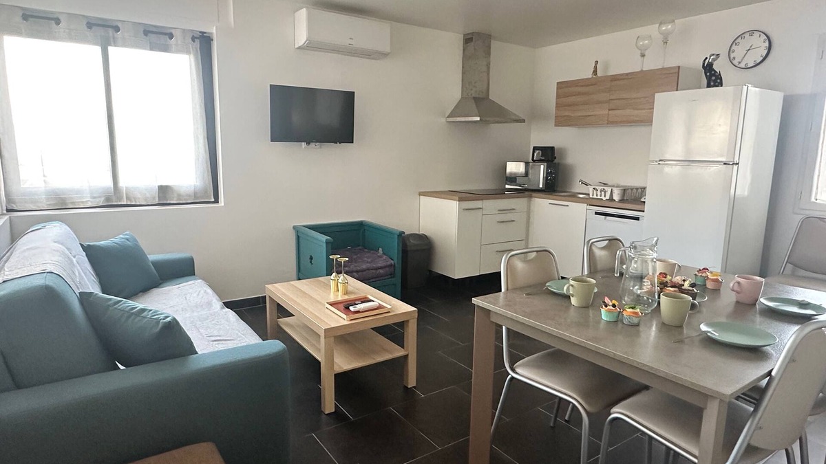 Le Grau-Du-Roi Apartment | LE FARNIENTE - Appartement rez-de-chaussée dans résidence face à la plage