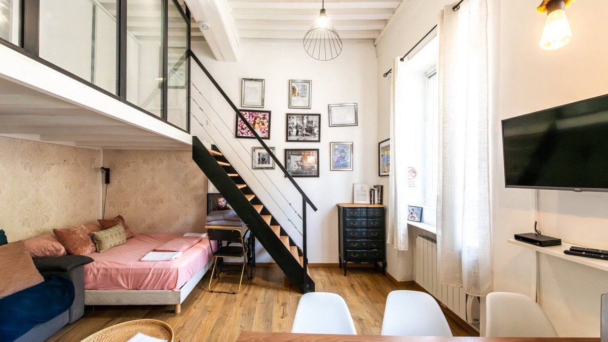 Lyon City Centre Apartment | Le Ferratière - Charming studio in Vieux Lyon