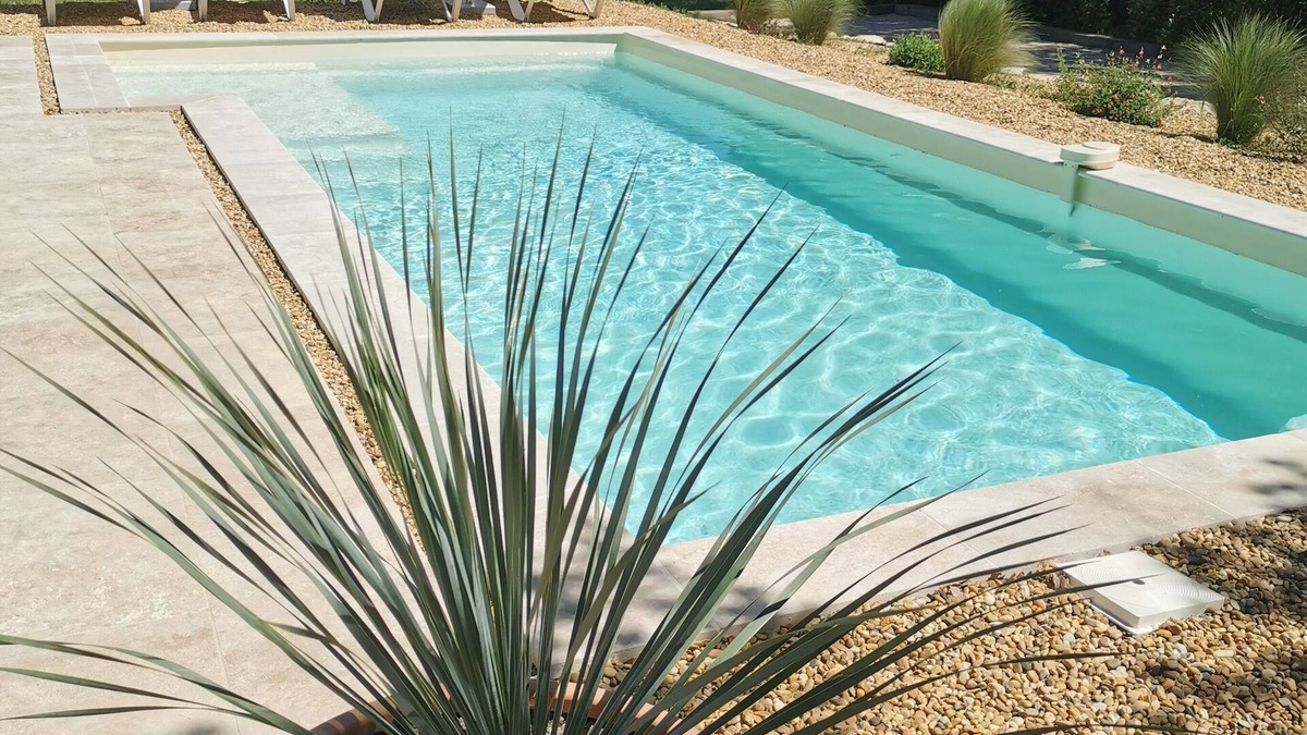 Cabrieres-d'Avignon House | Le Fiacre, house, private heated pool, air-conditioned living room Luberon, Provence.