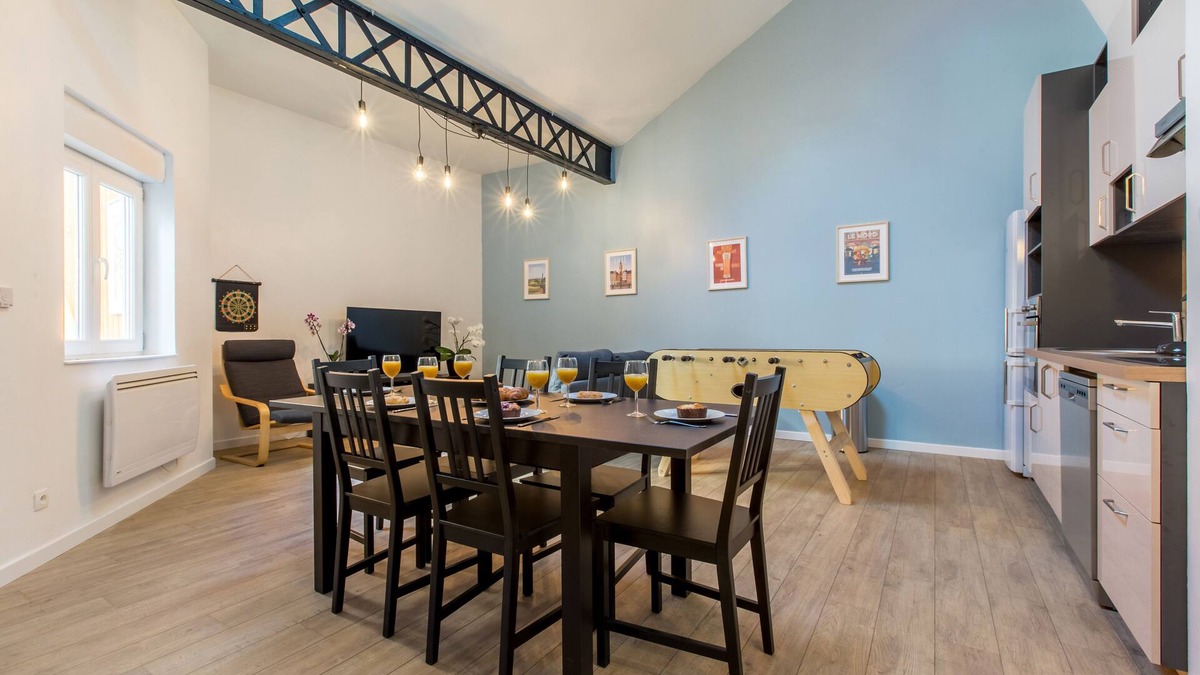 Tourcoing Apartment | Le Flamand Déco du Nord, Jeux, Babyfoot!