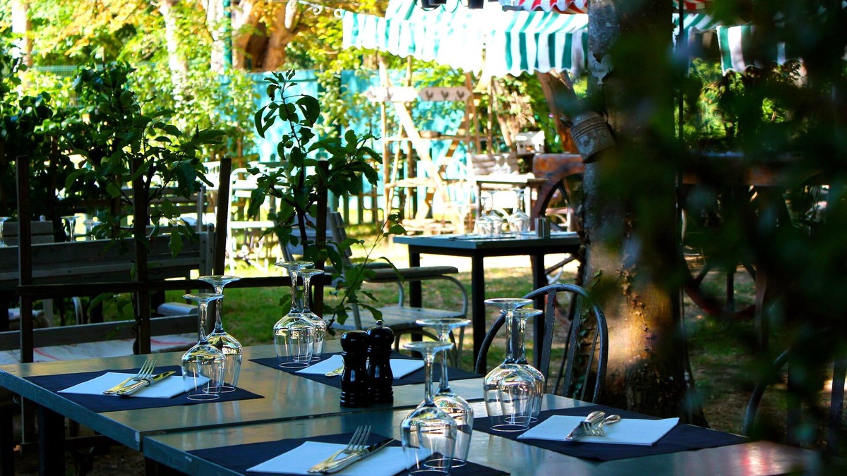 Rueil-Malmaison Hotel | Le Fruit Défendu