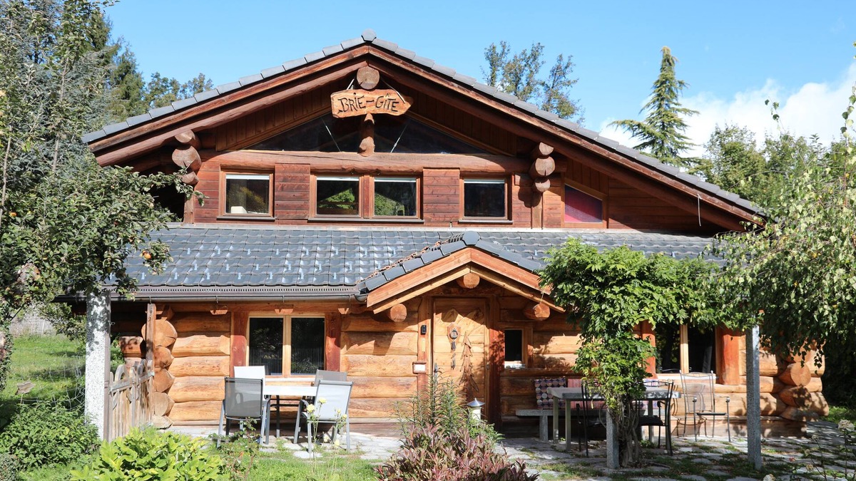 Chalais Ski Chalet | Le Gîte de Briey, complete chalet, 7 min from Vercorin