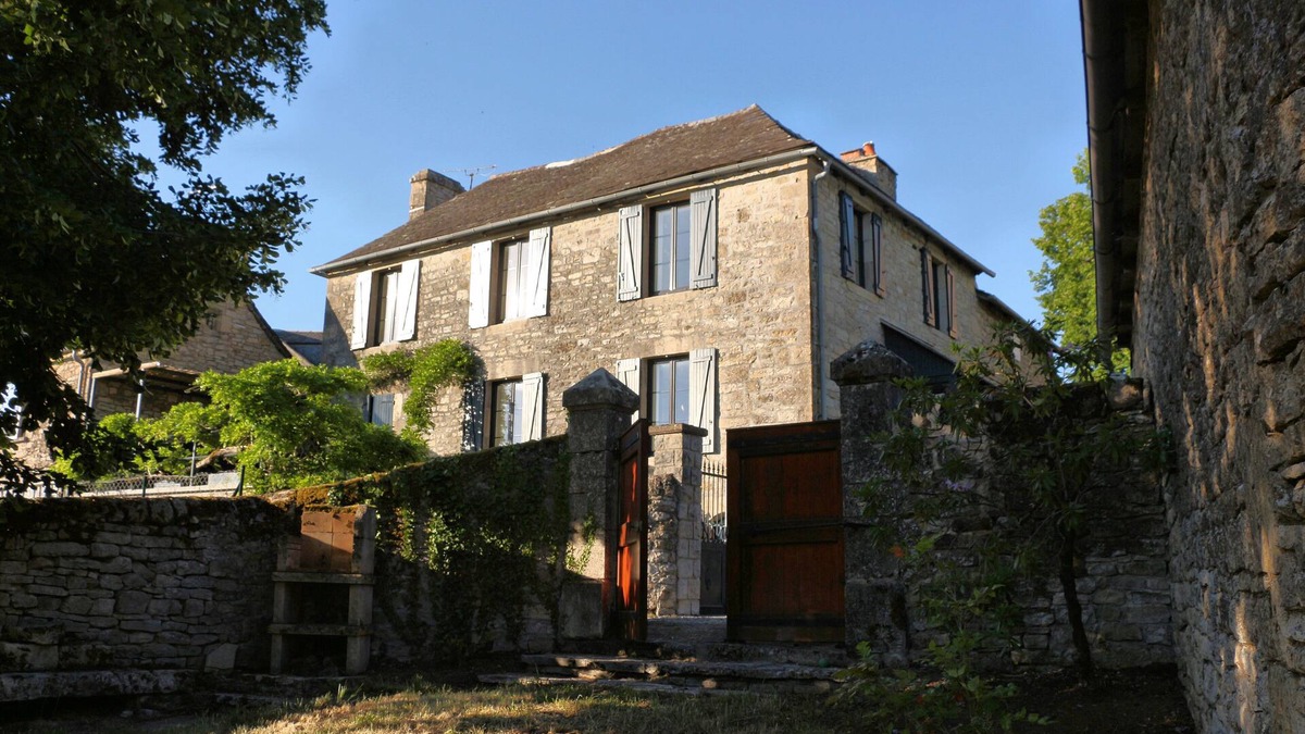 Palmas-d'Aveyron House | Le gîte de la glycine, renovated house, terrace with magnificent view, enclosed garden