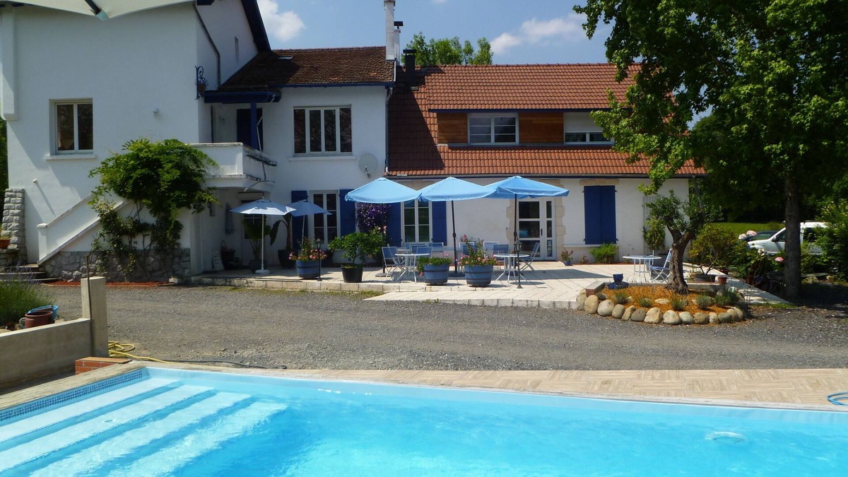 Lourdes House | Le Gîte de Merete with SPA, wheelchair accessible, 8-14 people