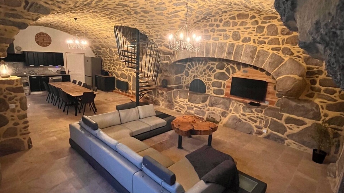 Lunac House | Le gite du Parayre, a renovated barn with games room, in Aveyron, France