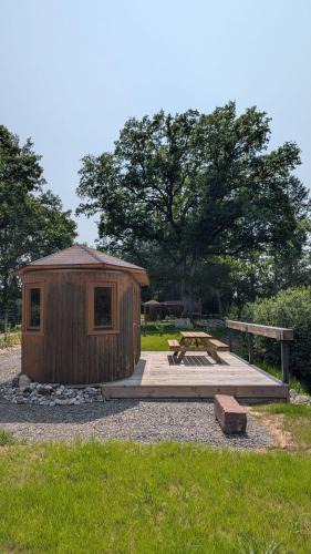 Roye Ski Chalet | Le Gland - Cabane isolée au bord de l'eau & pêche