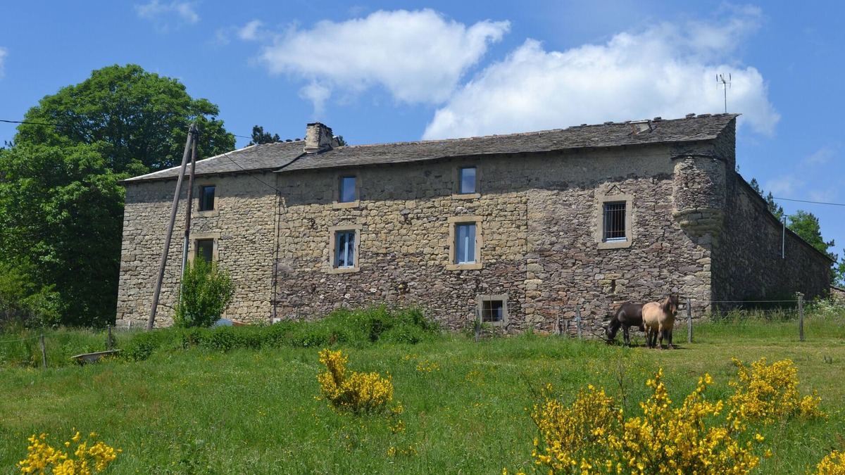 Barre-des-Cevennes House | Le Grand Duc