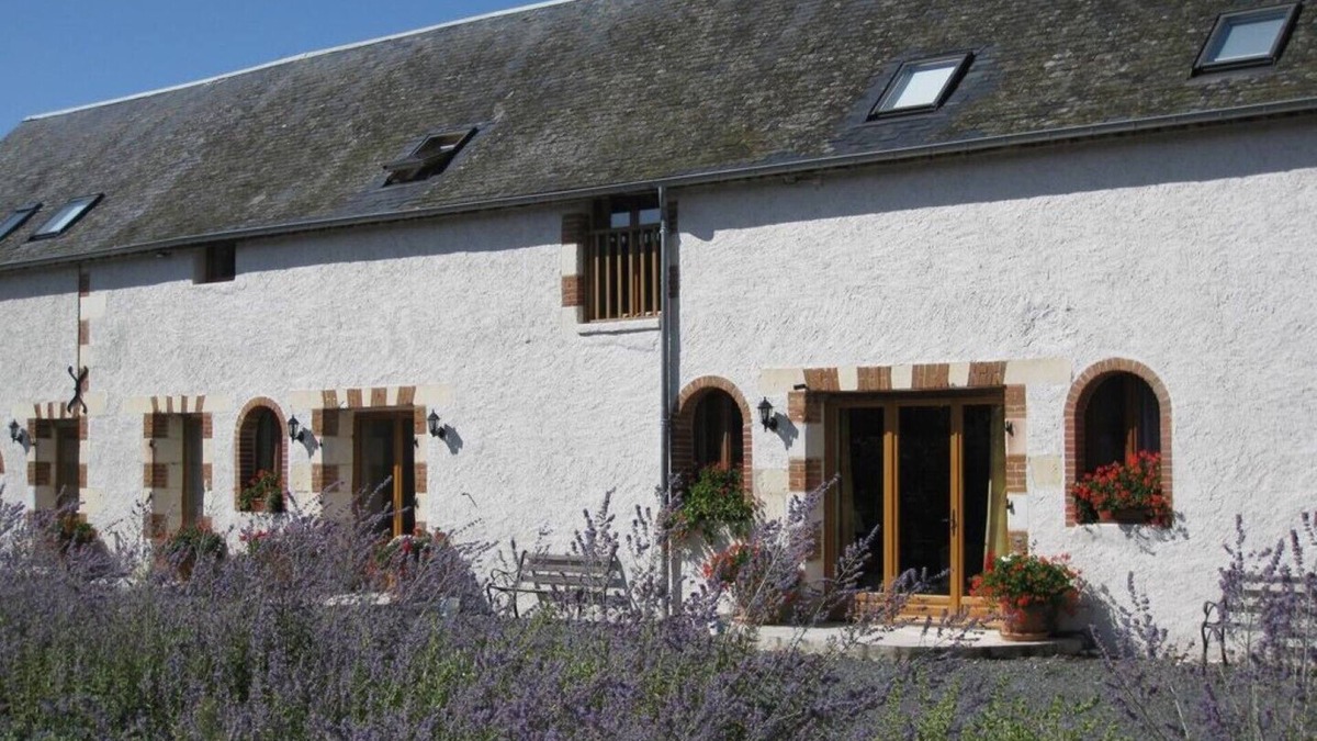 Cussay Cottage | Le Grebe - Luxury 4 bedroom holiday home with heated pool in the Loire Valley