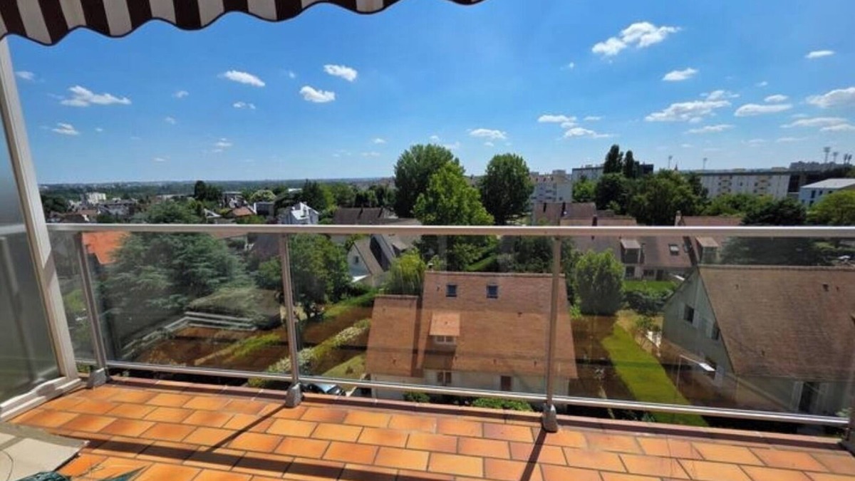 Quartier Malherbe Apartment | Le haie vigné, large quiet apartment close to town center