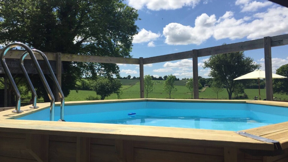 Saint-Georges-le-Gaultier Cottage | LE JARRIER DETACHED HOLIDAY RENTAL - ALPES MANCELLES - PRIVATE POOL - WIFI