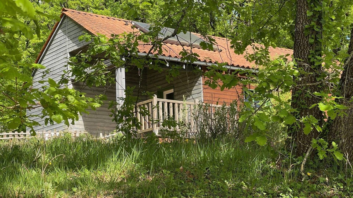 La Chapelle-Aubareil Ski Chalet | 'Le Jacquou' - Accessible 2-Bedroom Chalet for 6