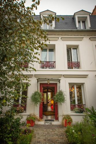 Triel-sur-Seine House | Le Jardin des Toiles