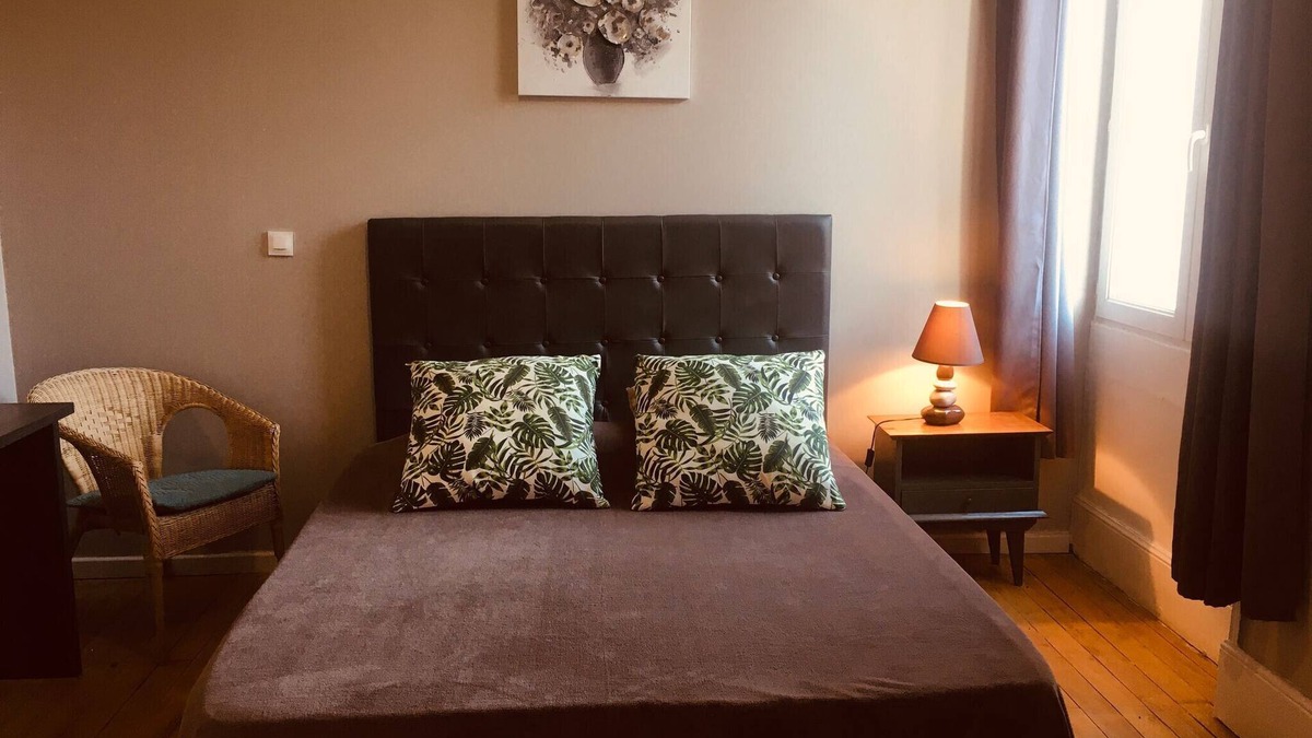 Ecueille Bed & Breakfast | Le Lion d'Or room 4 people wifi (7)