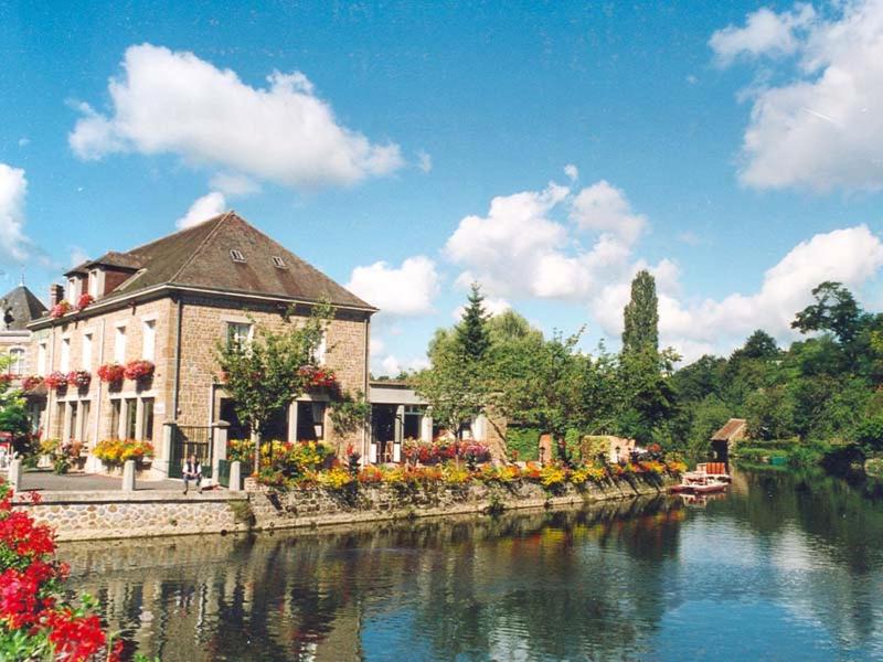 Putanges-le-Lac Hotel | Le Lion Verd
