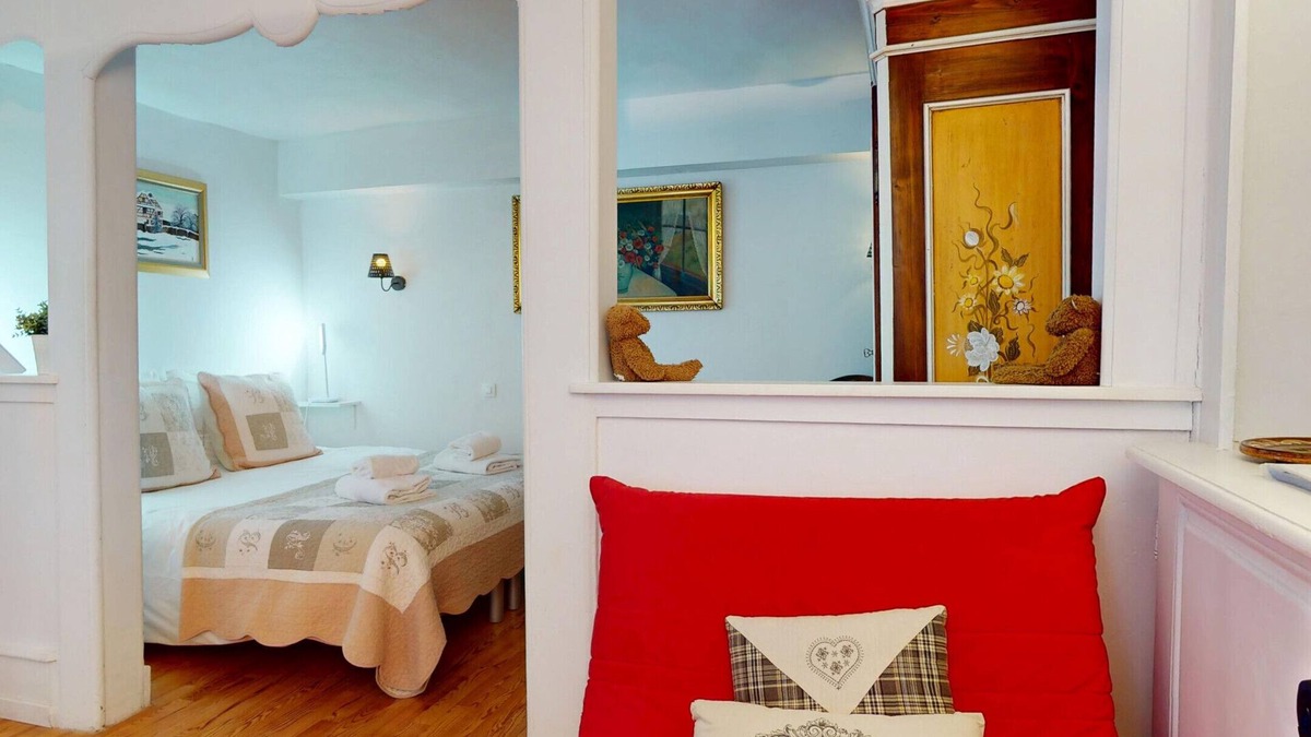 Colmar Centre Ville Apartment | le logis du marechal with access to lounge