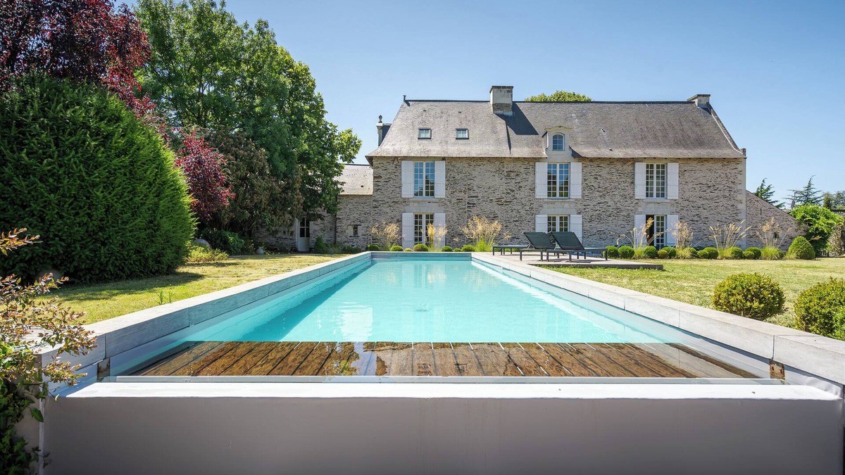 Les Garennes-sur-Loire Villa | Le logis de saint jean Character house with swimming pool