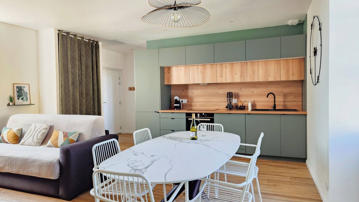 Doue-la-Fontaine Apartment | Le Lumineux 3-Star Gîte for 6 in Doué-la-Fontaine – Near Bioparc Zoo & Vineyards