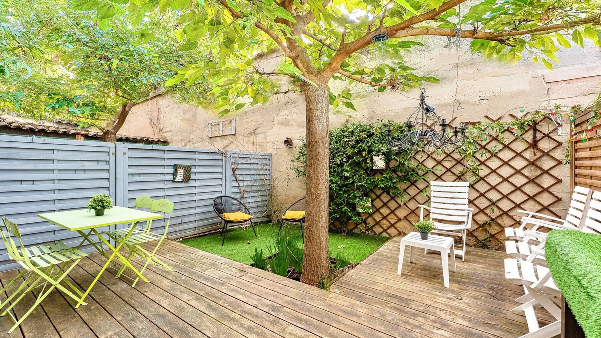 8th Arrondissement House | Le Mûrier - Maison de ville avec patio + parking - 6 pers